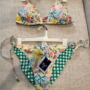 NWT Reversible bikini Roller rabbit x target collab
Set of top and bottom XL
